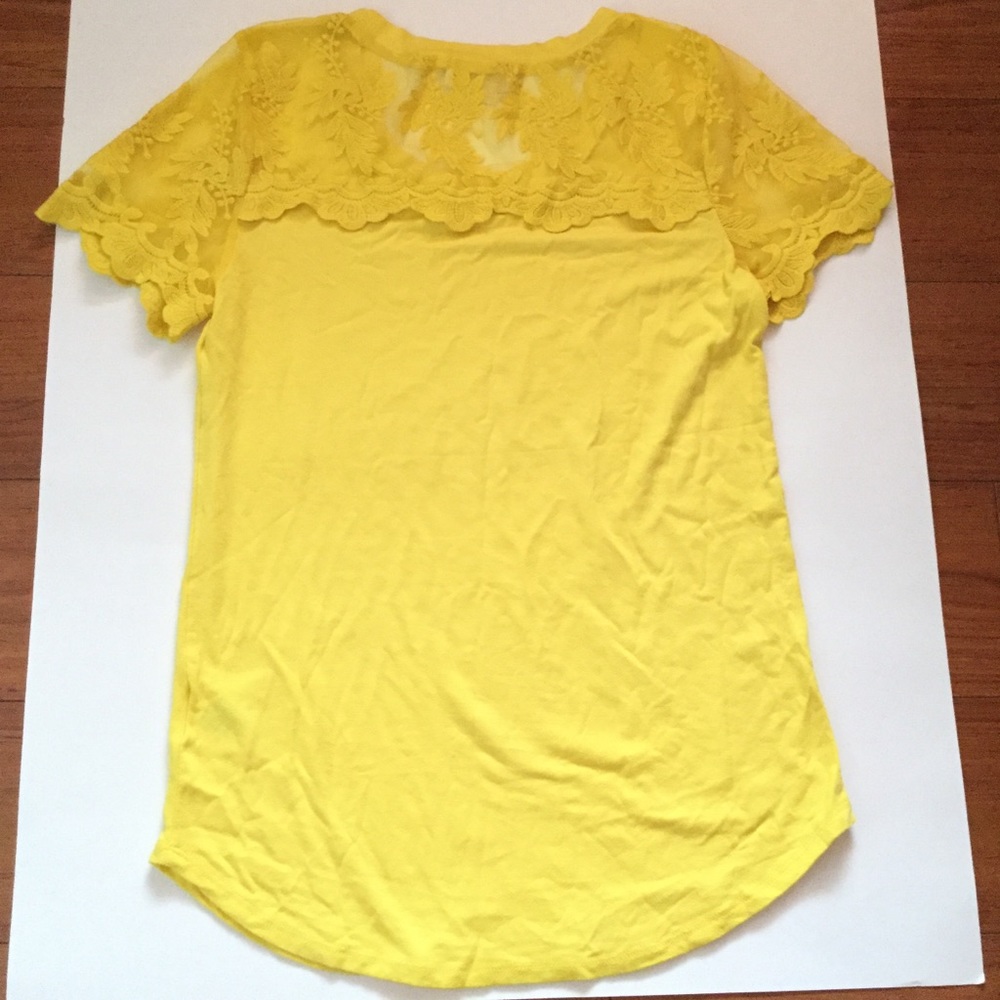 ⬇️PRICE- CUTE LACE TOP❤️ - Picture 3 of 5